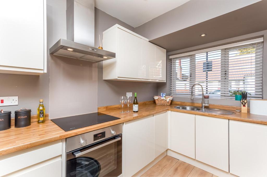 Appartamento Castle Townhouse Kenilworth - Private Parking - 24 Hr Gym Access - Town Centre Esterno foto